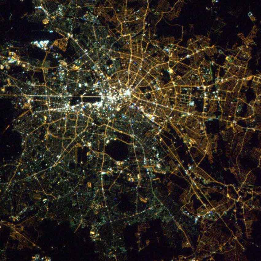 Glare and pollution and spectrum impact of street lighting